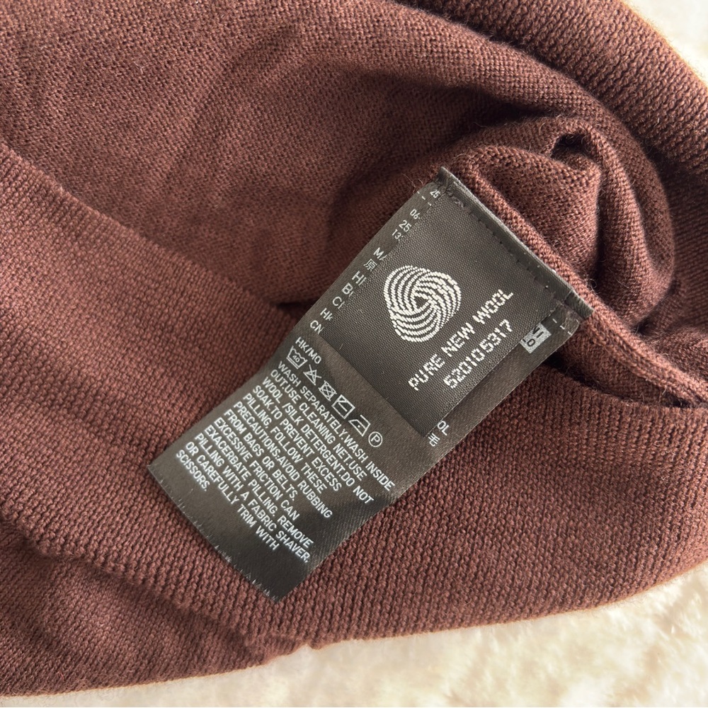 Women’s Uniqlo Fine Merino Wool Sweater M - Picture 3 of 4